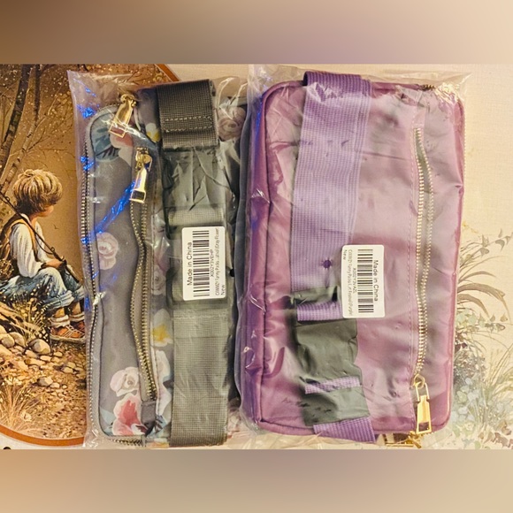 NWT Nylon Crossbody/Belt/Shoulder Totes-40”Adjustable Strap, 4 Gold Zip Pockets - Picture 3 of 16